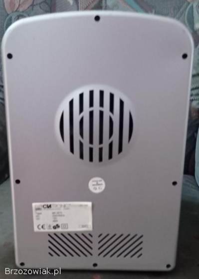 Mała lodówka turystyczna 230 V i 12 V