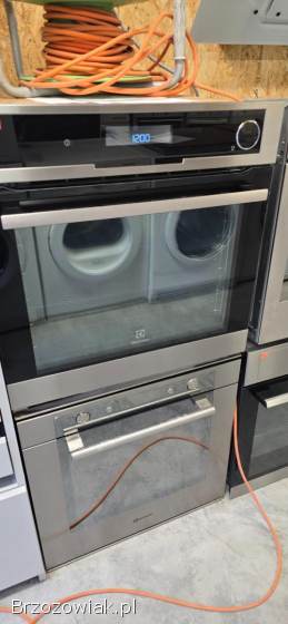 Piekarnik electrolux z funkcja pary.  Gwarancja