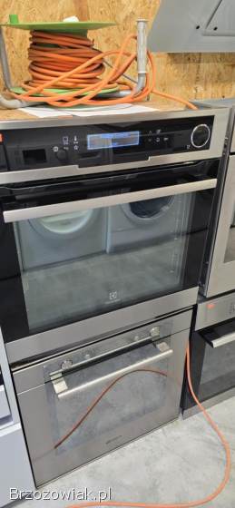 Piekarnik electrolux z funkcja pary.  Gwarancja