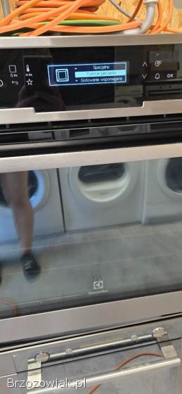 Piekarnik electrolux z funkcja pary.  Gwarancja