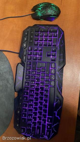Komputer Asus -  Monitor,  Myszka,  Klawiatura,  Słuchawki