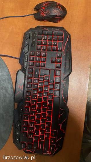 Komputer Asus -  Monitor,  Myszka,  Klawiatura,  Słuchawki