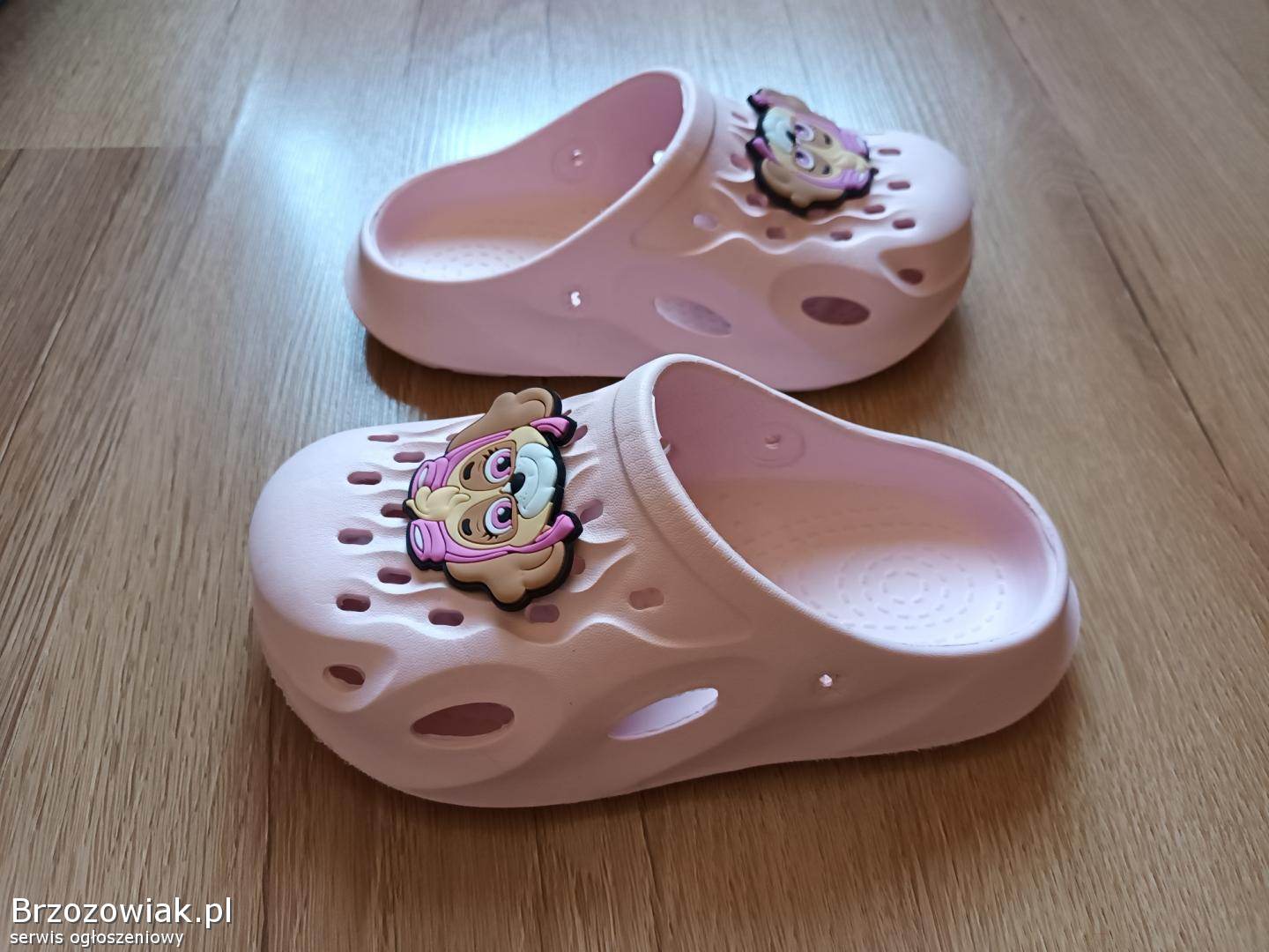 Klapki basenowe/plażowe dziecięce w bardzo dobrym stanie w rozmiarze: 25