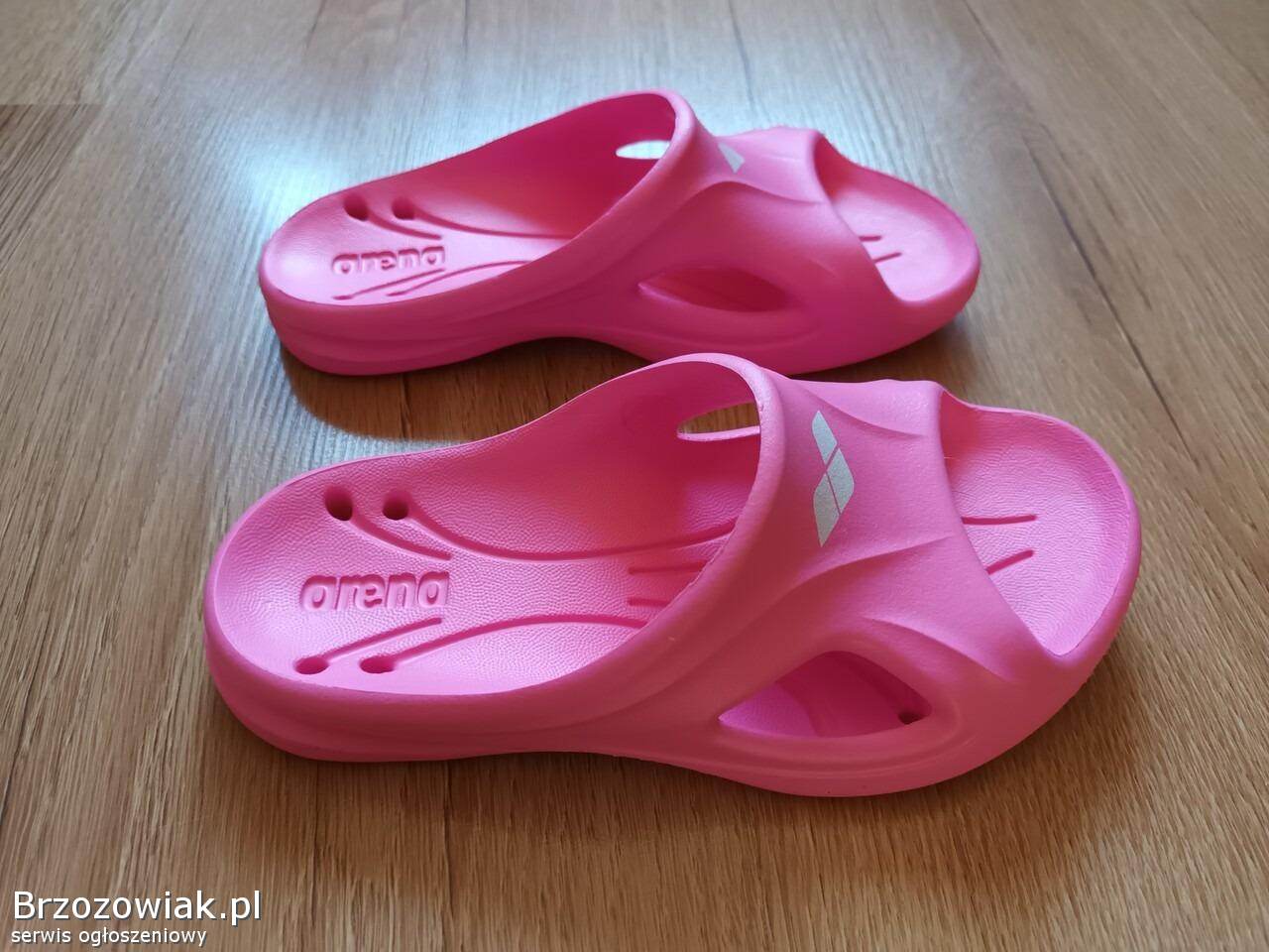 Klapki dziecięce basenowe/plażowe ARENA w bardzo dobrym stanie w rozmiarze: 28
