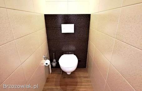 Na sprzedaż mieszkanie 71,  3 mkw.  na parterze w centrum Sanoka,  przystosowane dla