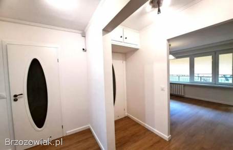 Na sprzedaż mieszkanie 71,  3 mkw.  na parterze w centrum Sanoka,  przystosowane dla
