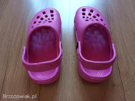 Klapki basenowe/plażowe dziecięce w bardzo dobrym stanie w rozmiarze: 28