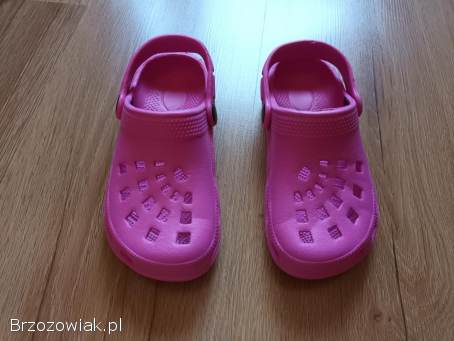 Klapki basenowe/plażowe dziecięce w bardzo dobrym stanie w rozmiarze: 28