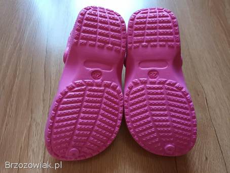 Klapki basenowe/plażowe dziecięce w bardzo dobrym stanie w rozmiarze: 28