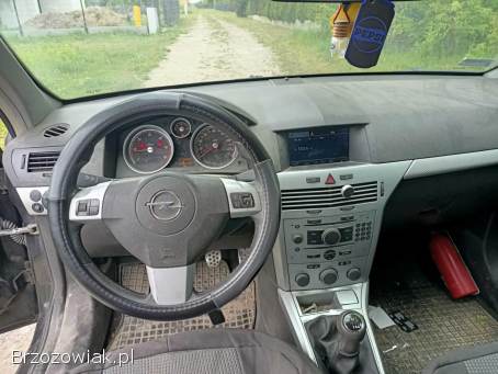 Opel Astra 1.  9CDTI 150km 05 2005