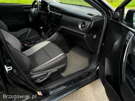 Toyota Auris 1.  6i 132KM Salon 2016
