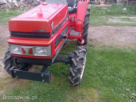 Yanmar 4 x4…21.  5 konie trzy tłoki