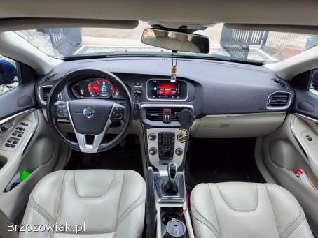 Volvo V40 Cross Country  2015