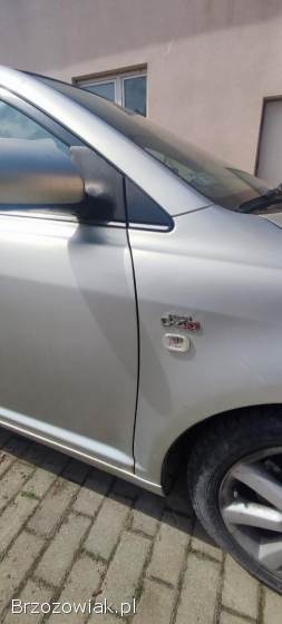 Toyota avensis w całości lub na części