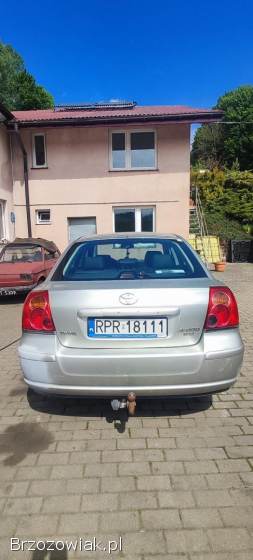 Toyota avensis w całości lub na części