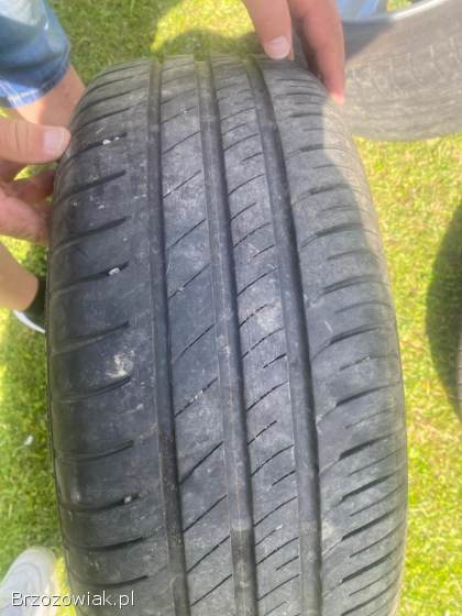 Sprzedam opony letnie peugeot 16