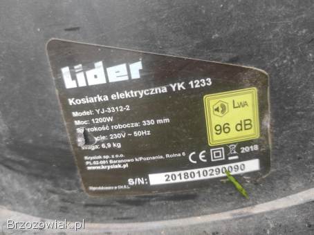 Kosiarka elektryczna z koszem.