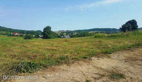Urokliwa 6-arowa działka we wsi Strachocina