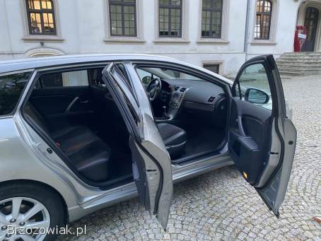 Toyota Avensis T27 2012