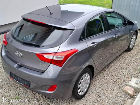 Hyundai i30 1.  4 100KM serwis 2012
