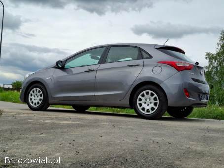 Hyundai i30 1.  4 100KM serwis 2012