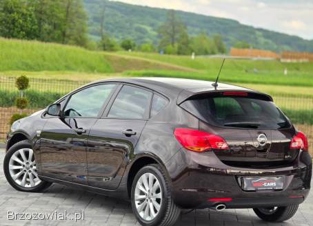 Opel Astra 150 Jahre 2012