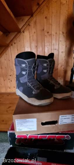 Oddam sprzęt sportowy,  snowboard,  narty,  buty