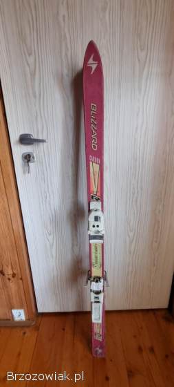 Oddam sprzęt sportowy,  snowboard,  narty,  buty