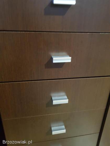 Komoda w kolorze wenge