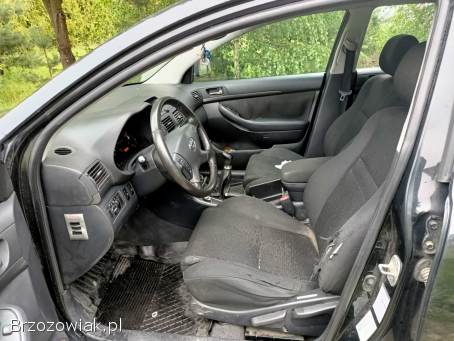 Toyota Avensis 2.  0 D-4D 116km  2004