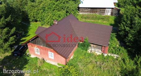 Drewniany dom w niezwykłym miejscu -  w Wesołej