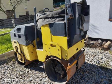 Usługi minikoparką wozidłem walcem