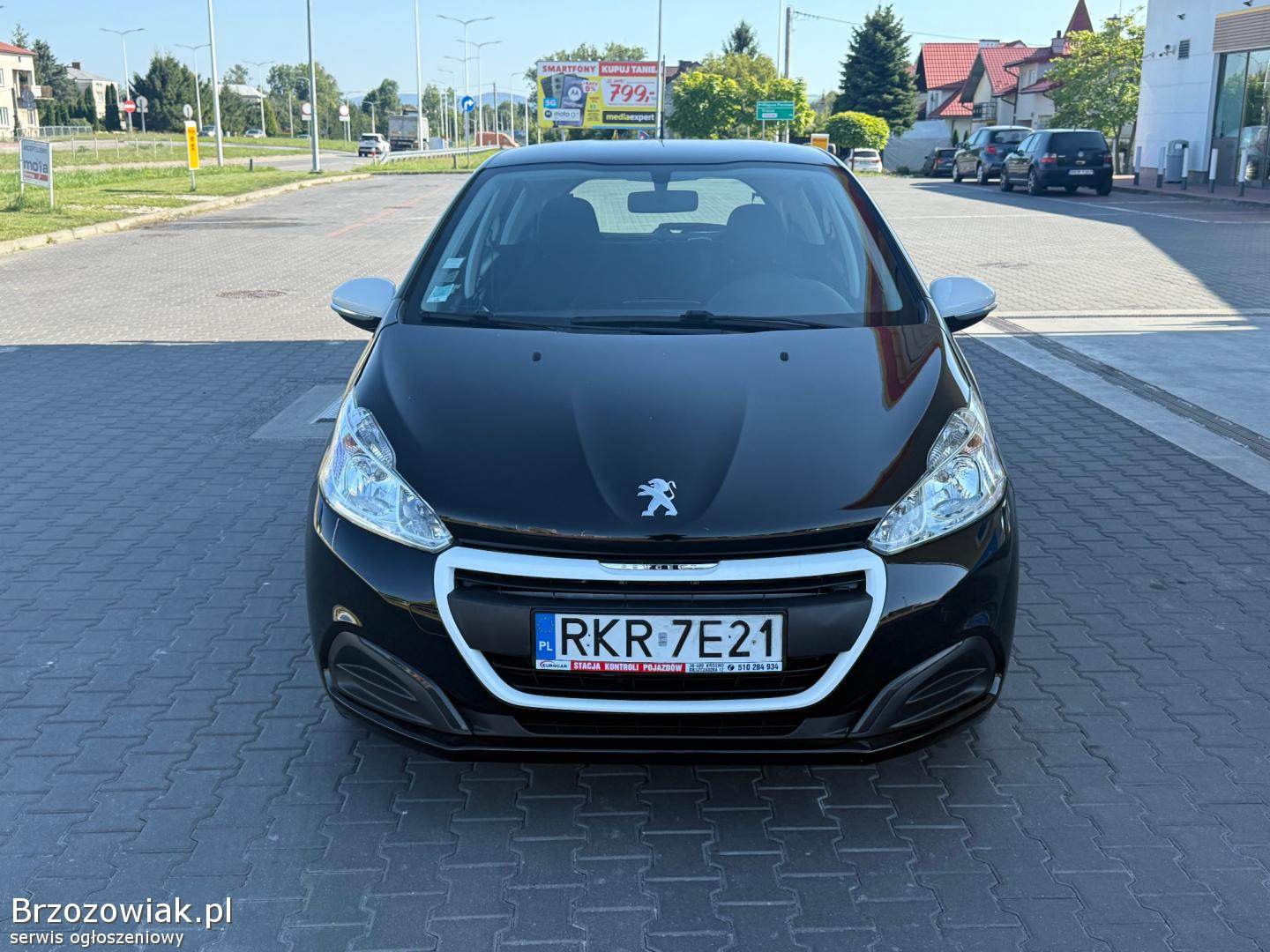 Peugeot 208 1.  0 2015