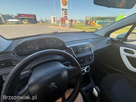 Peugeot 208 1.  0 2015