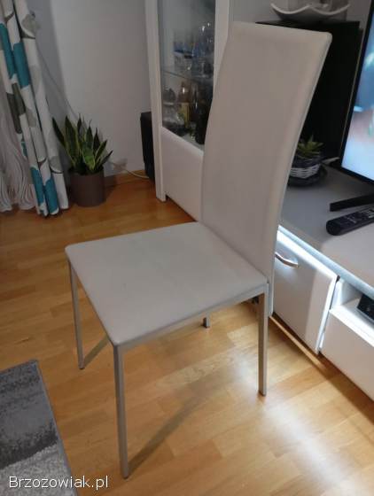 Krzesła tapicerowane do jadalni salonu