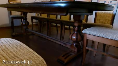 Stół drewniany plus 12 krzesł