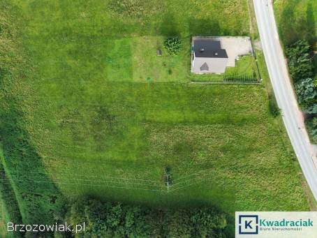 Targowiska – atrakcyjna działka z mediami przy asfaltowej drodze