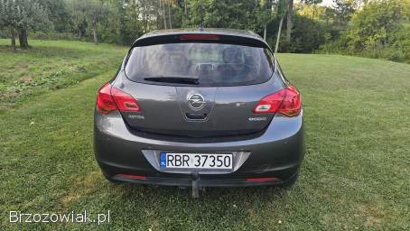 Opel Astra 2012