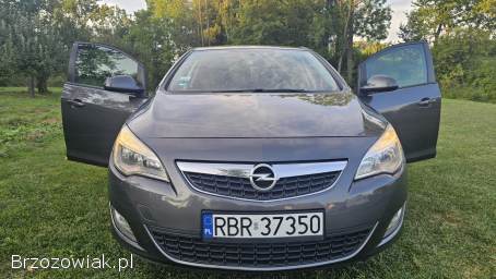 Opel Astra 2012
