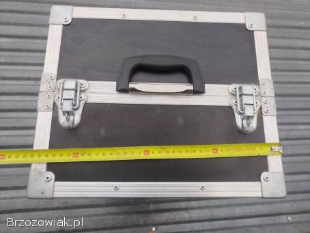 Kufer kosmetyczny masywny