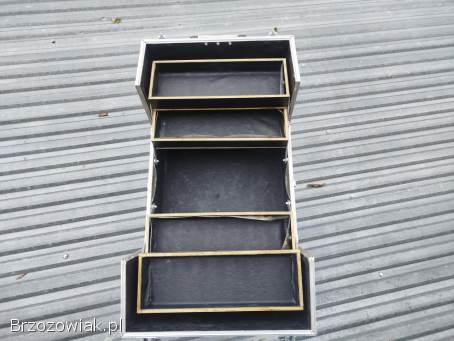 Kufer kosmetyczny masywny