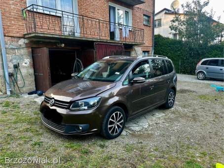 Volkswagen Touran 1.  6 TDi 105 km 2011