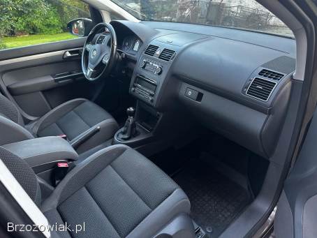 Volkswagen Touran 1.  6 TDi 105 km 2011