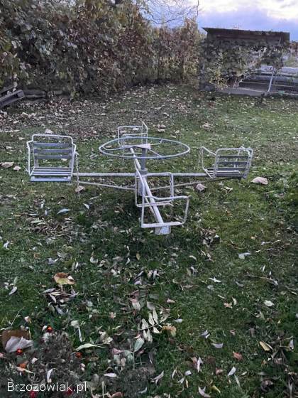 Płac zabaw -  metalowy
