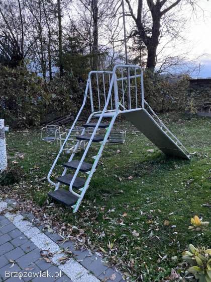 Płac zabaw -  metalowy