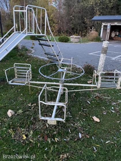 Płac zabaw -  metalowy