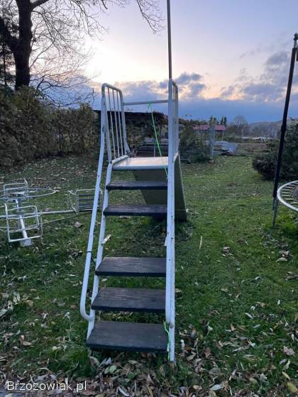 Płac zabaw -  metalowy