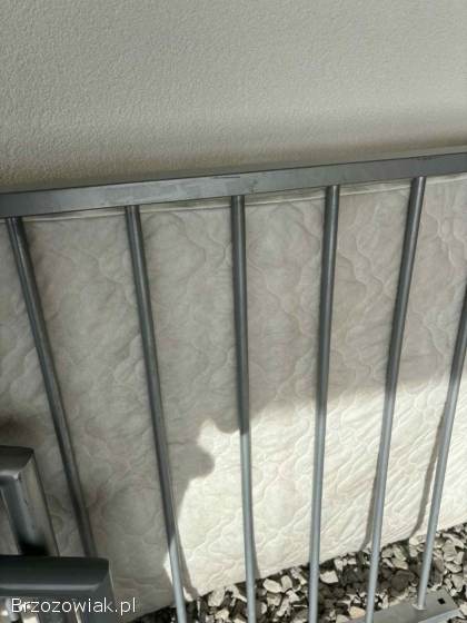 Łóżko z materacem 90x200