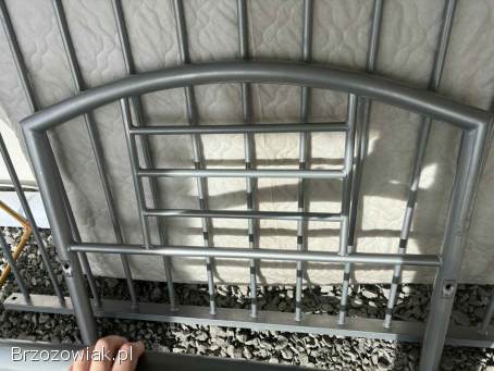 Łóżko z materacem 90x200