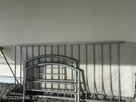 Łóżko z materacem 90x200